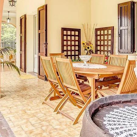 Oda ve Kahvaltı I Portici 3*