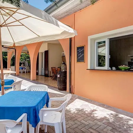 Oda ve Kahvaltı I Portici 3*